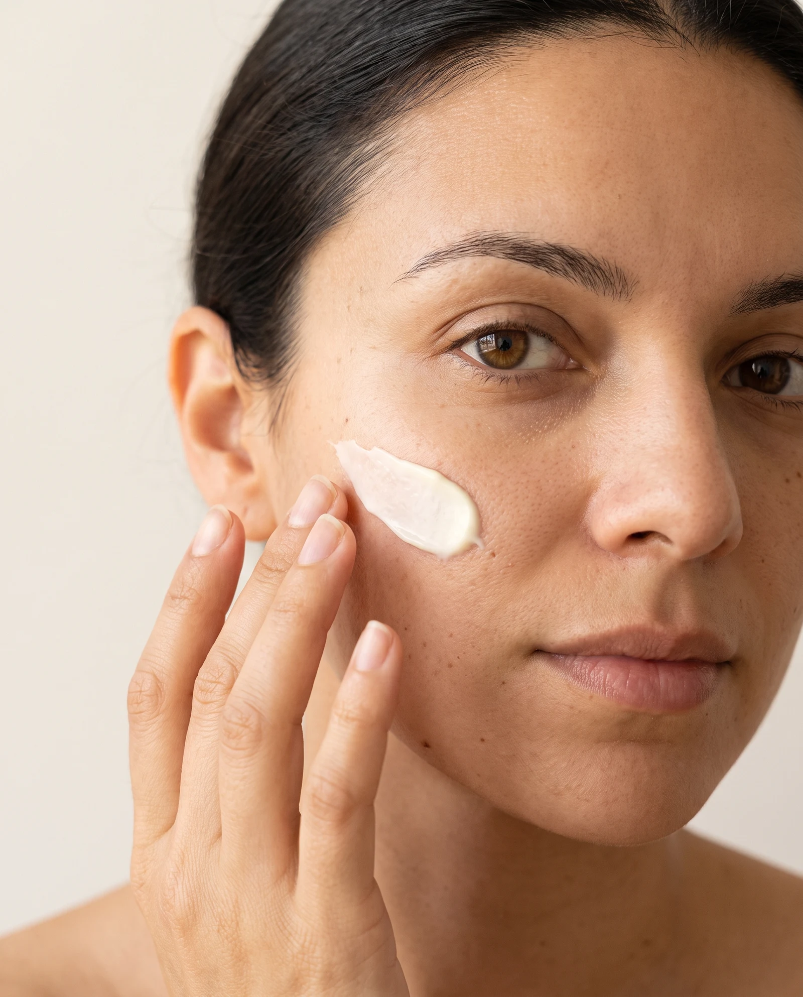 Aplicación de Crema Facial
