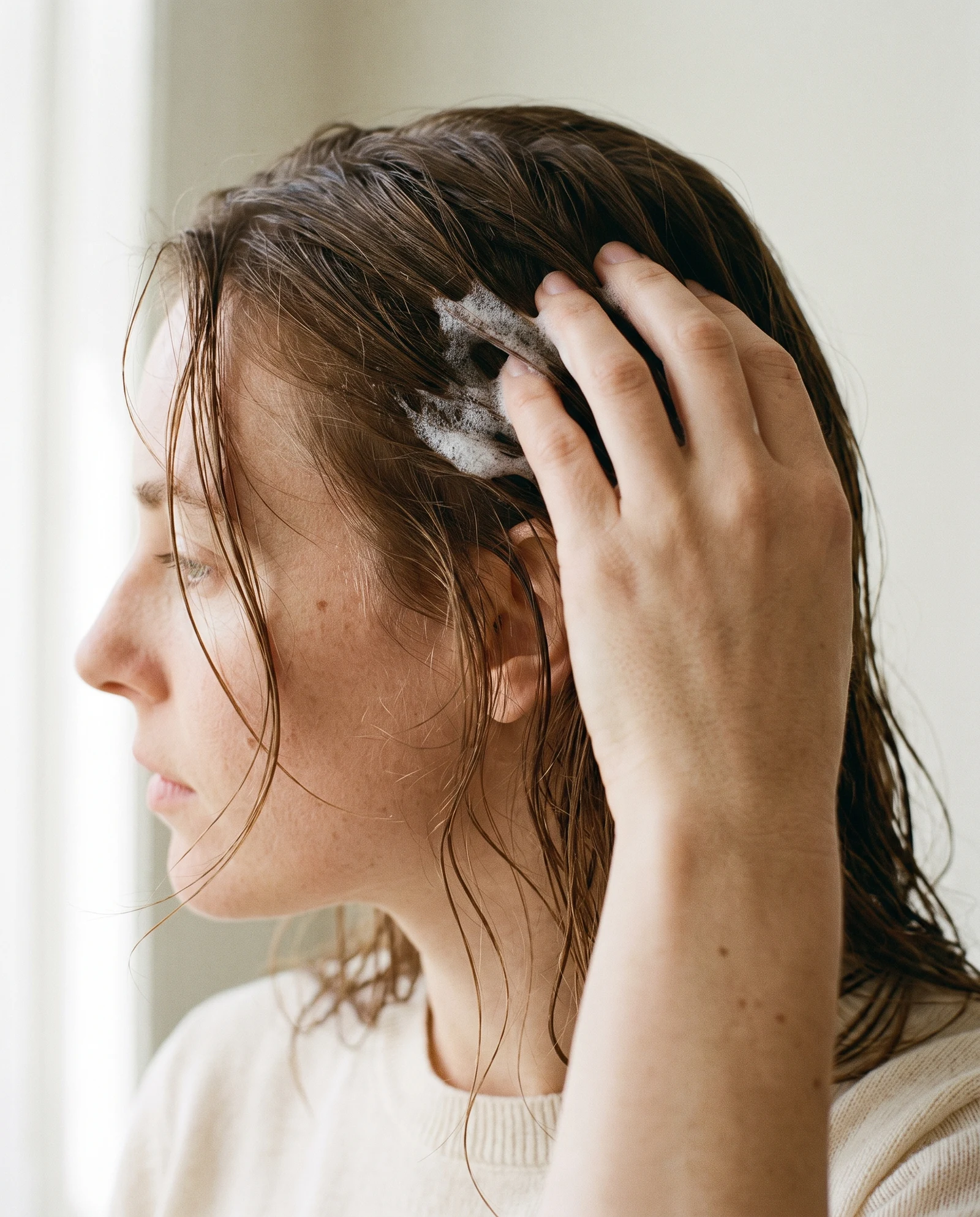 Aplicación de Shampoo Cabello Delicado